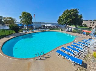 12601 N Pleasant Trce #6, Syracuse, IN 46567