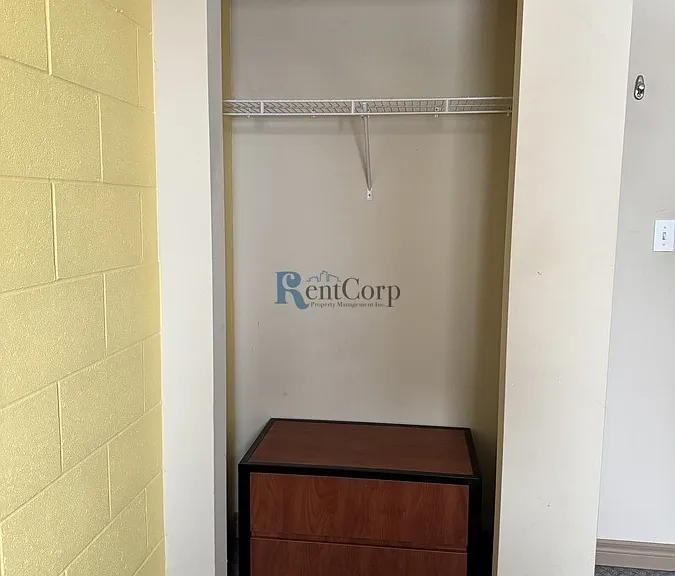 405 Lester St #1 — Photo 2