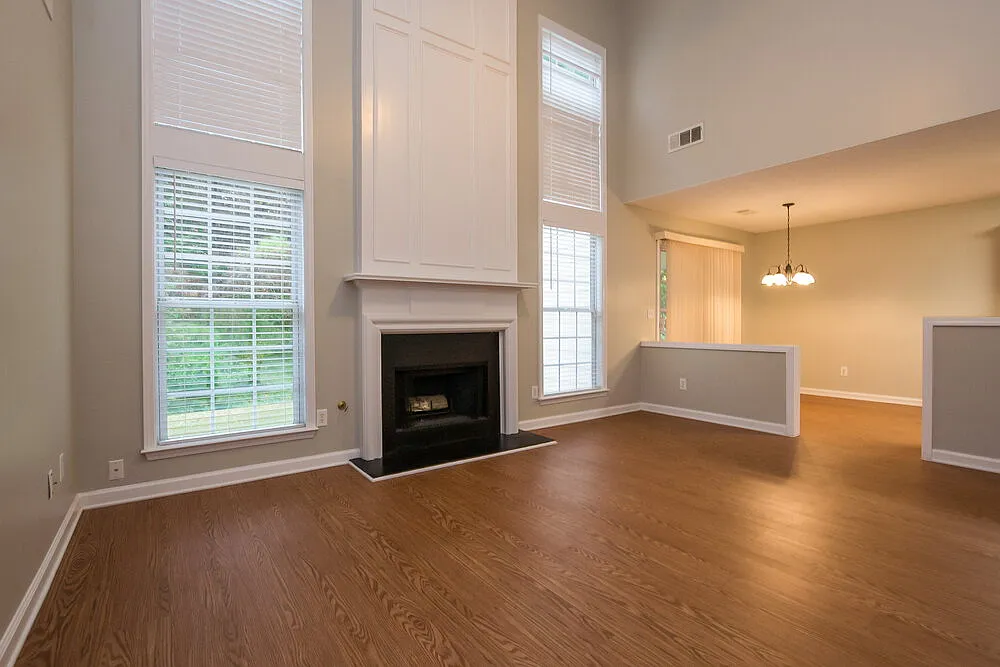 3 bed, 2.5 bath, 1628 sqft, $2,255 — Photo 2