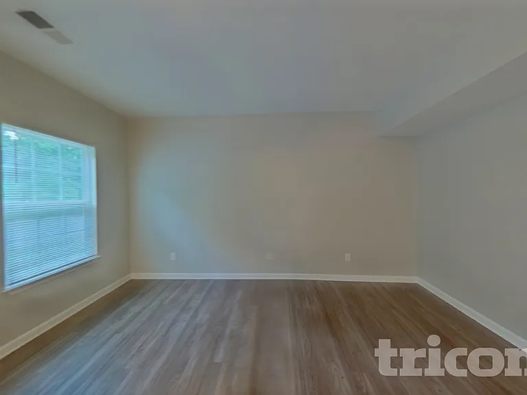 246 Bridgeport Rd — Photo 3