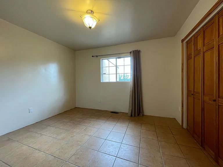212 S El Rancho Rd — Photo 9