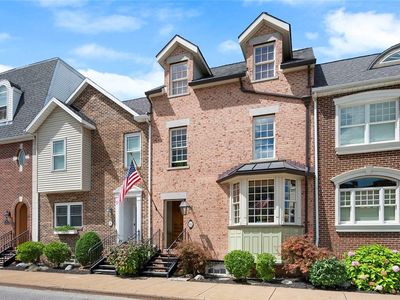 41 Riverside Dr, Berea, OH, 44017