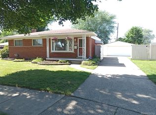 8283 Christine St, Warren, MI 48093