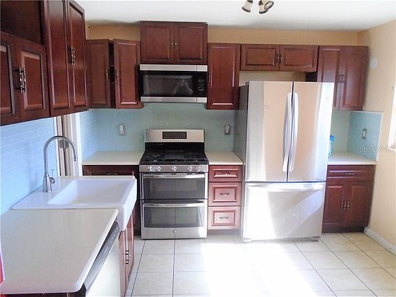 3rd image of 8574 Herbison Ave