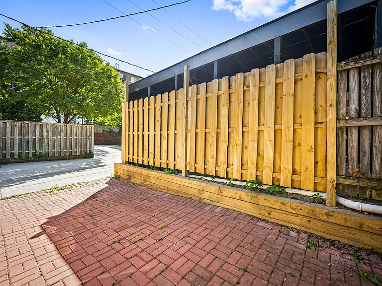 1427 Bolton St #2 — Photo 30
