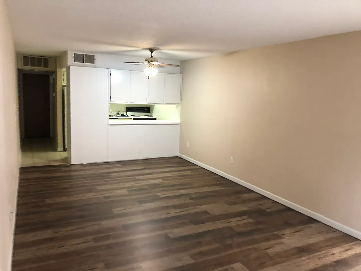 Building Photo - 210 Pelham Rd #223B