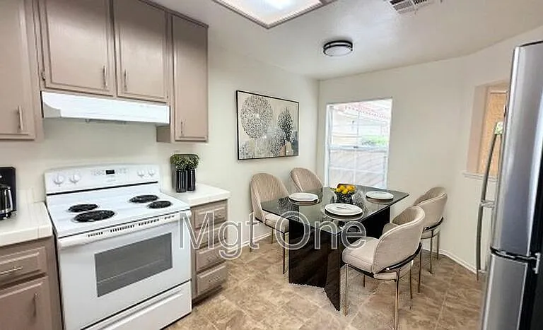 2050 Napoli Ct #102 — Photo 5