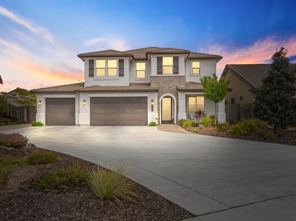 1515 Sunflower Dr, Hollister, CA 95023