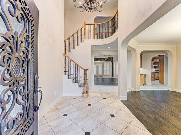 3rd image of 7938 Wooded Way Dr