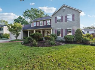 6073 Sandpiper Ln, North Olmsted, OH 44070