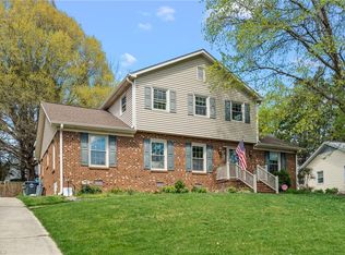 5520 Robinridge Rd, Greensboro, NC 27410