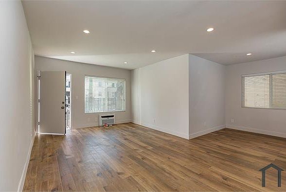 1st image of 845 S Kenmore Ave APT 101