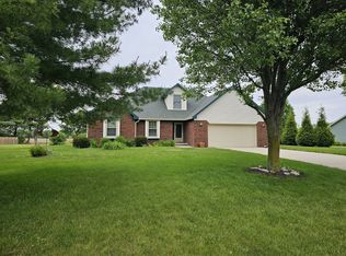 1170 W Morning Walk Dr, Greenfield, IN 46140