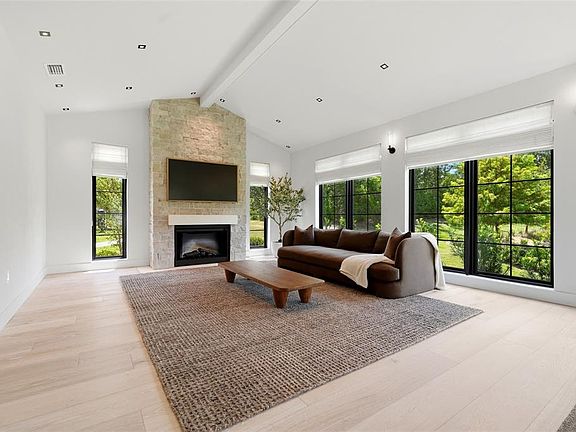 4th image of 1324 SW 120TH DRIVE