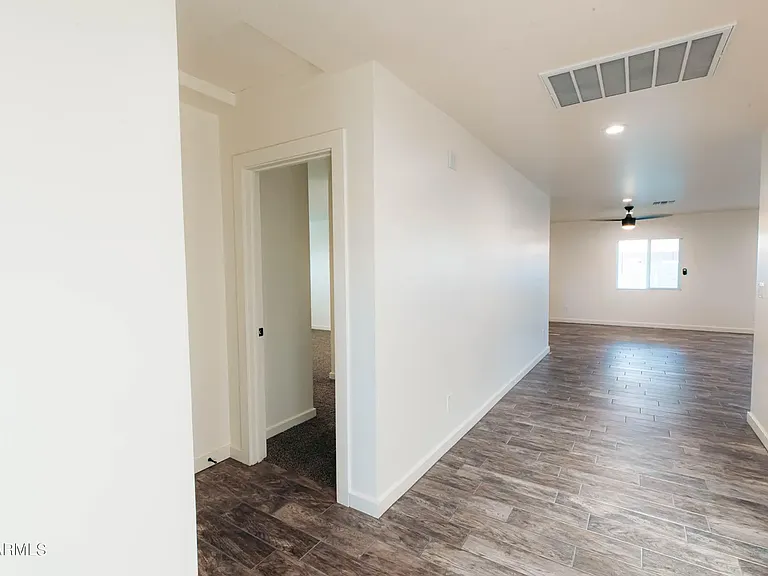 1619 S 15th Ave — Photo 12