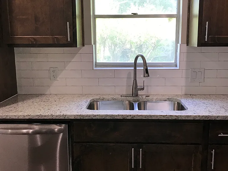 613 E Mustang St — Photo 10