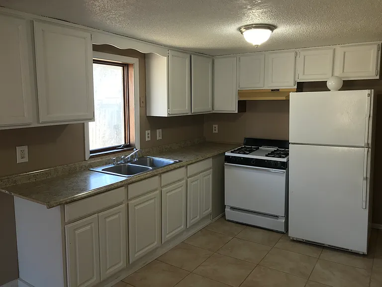 1608 S Hamilton St — Photo 4