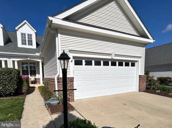 6938 Walnut Hill Dr, Gainesville, VA 20155