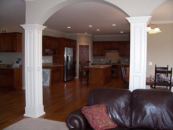 5th image of 115 Sandalwood Dr