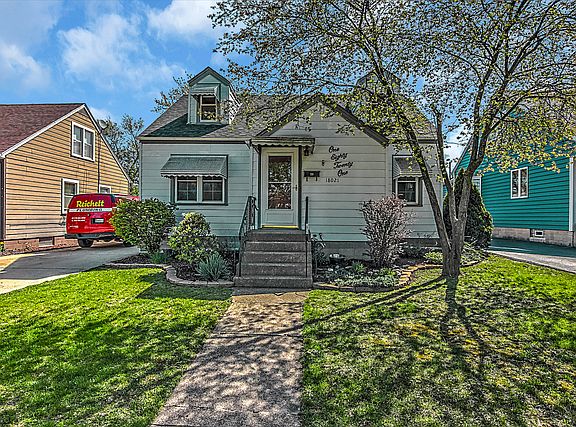 3rd image of 18021 Oakley Ave