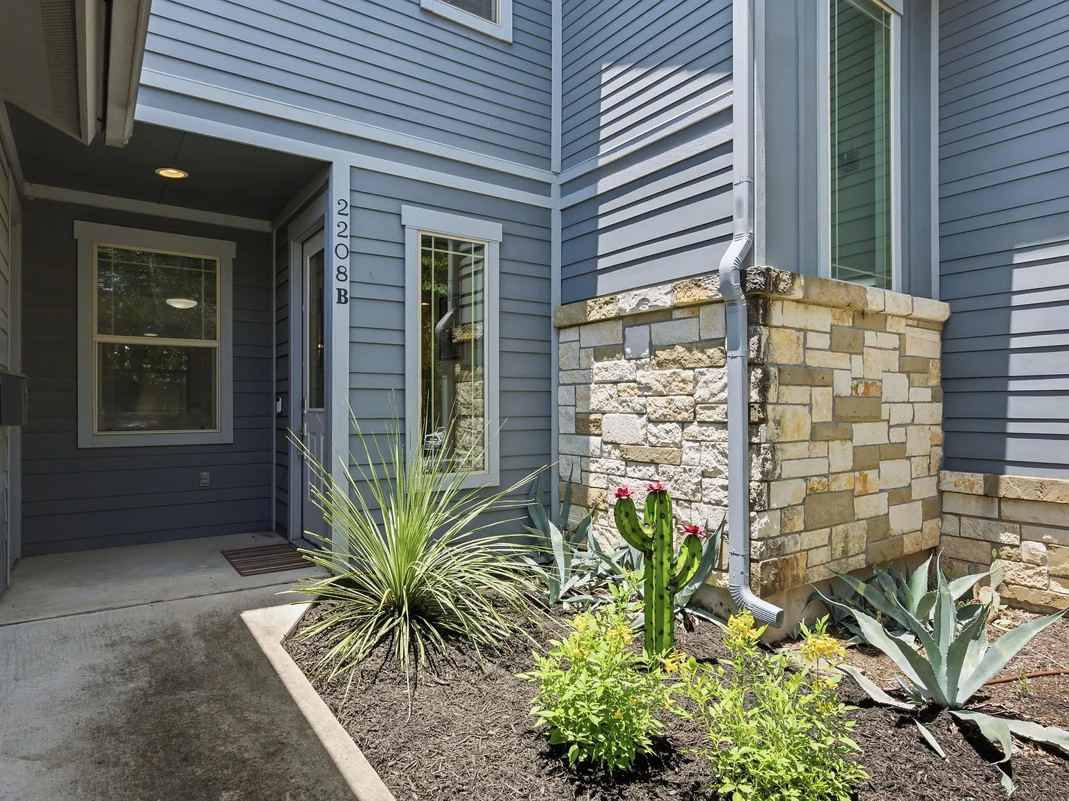 2 bed, 2.5 bath, 1509 sqft, $3,800 — Photo 2