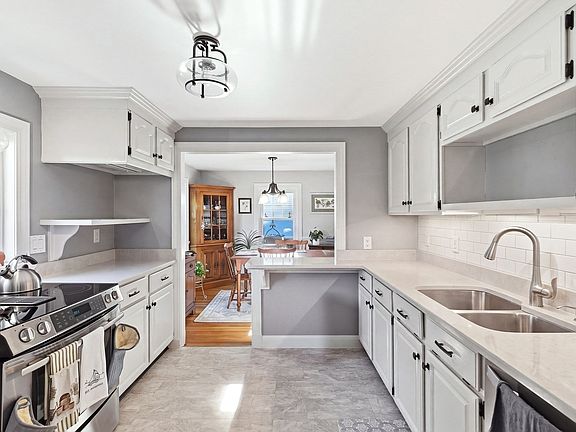 4th image of 100 Academy Ave