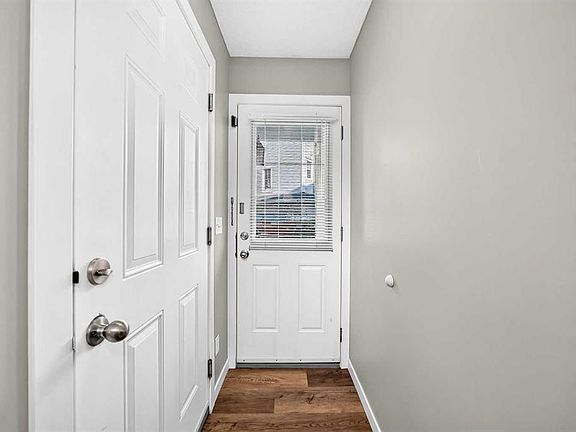 3rd image of 108 E New Brighton Point SE