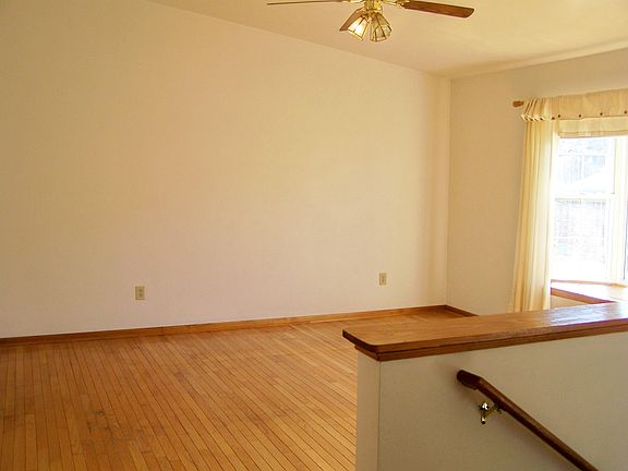 4th image of 46 Gala Dr