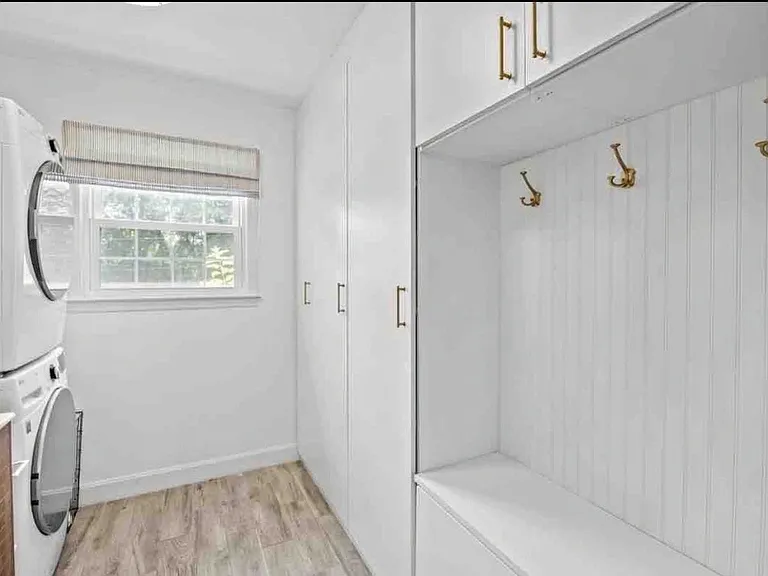 2434 Wensley Dr — Photo 15