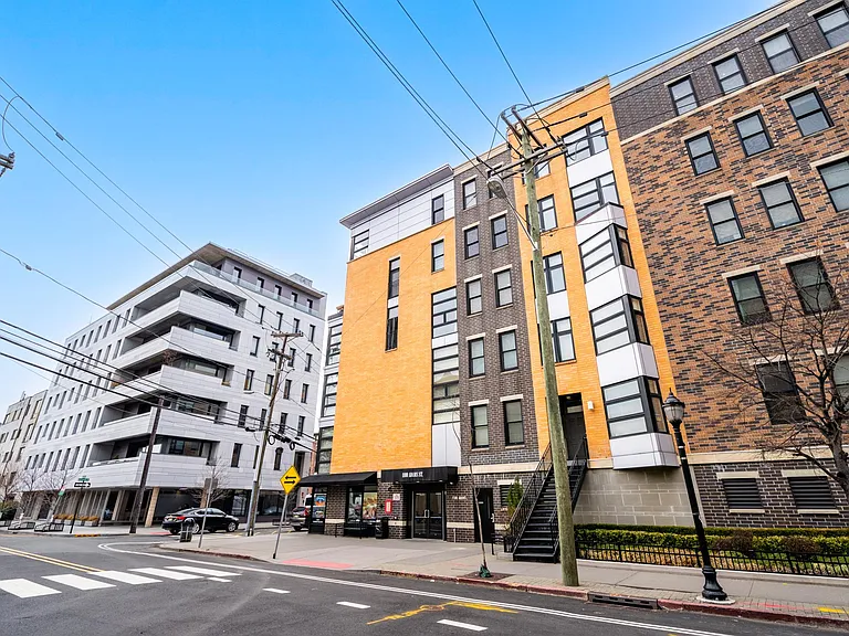 1100 Adams St #316 — Photo 16