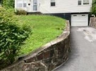 1604 Augusta St, Bluefield, WV 24701