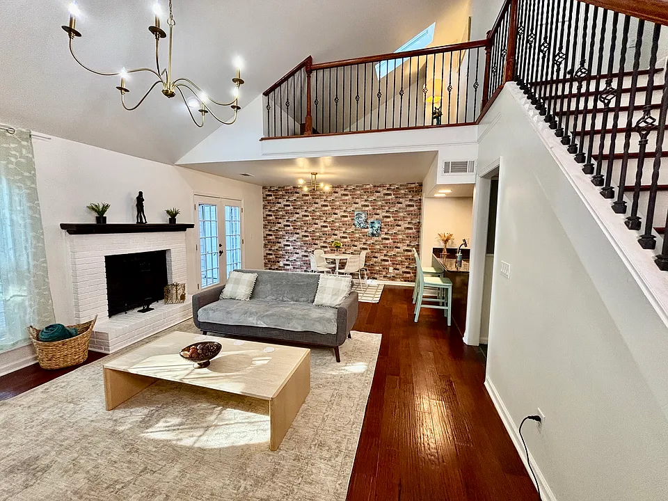 1020 Sand Wedge Cir NW