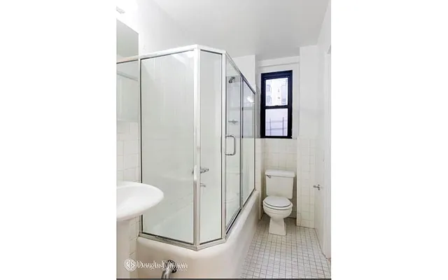 Rented by Douglas Elliman | media 18