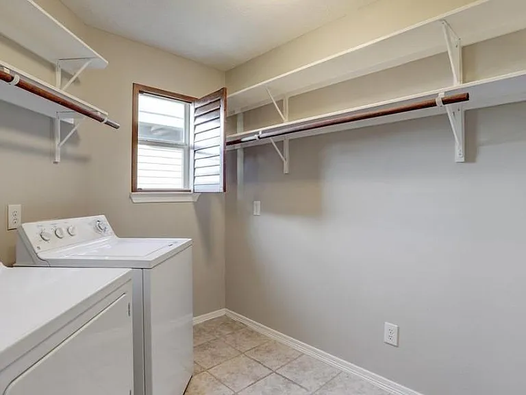 1625 Knox St — Photo 19