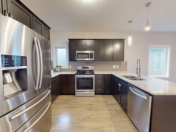 4th image of 239 Bentley Court