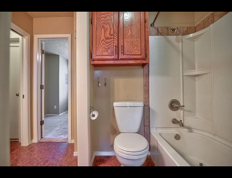 4625 N Evergreen St — Photo 6