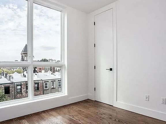 4th image of 1268 Pacific St #2C