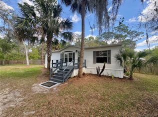 9909 N Northcut Ave, Crystal River, FL 34428