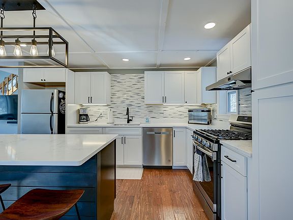 5th image of 5 Holiday Ridge Road