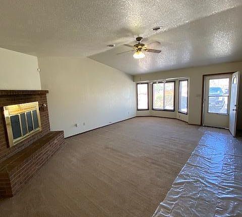 2nd image of 3916 Wilshire Dr