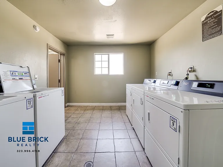 2850 Riverside Dr #3-207 — Photo 11