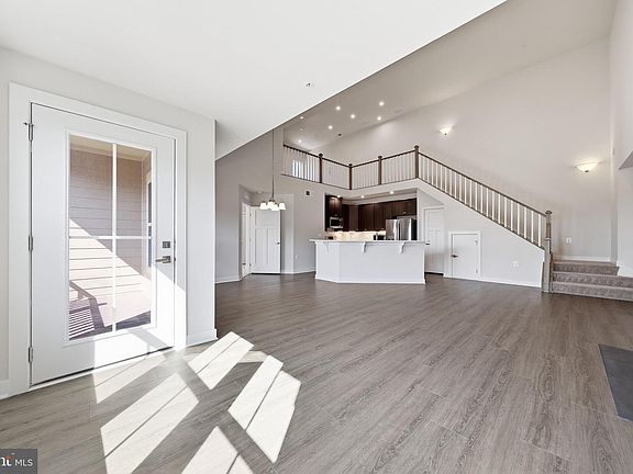 5th image of 3510 Starlight St #401