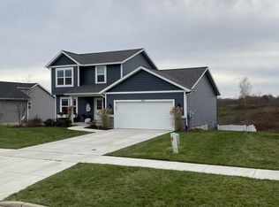 879 Green Meadows Dr, Middleville, MI 49333