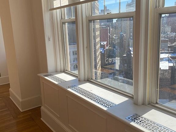 4th image of 45 Christopher St APT 11C