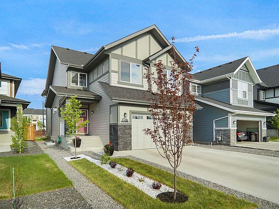 2nd image of 196 Edgewater Cir