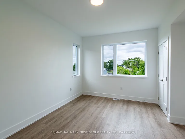 19 West St N #7 — Photo 12