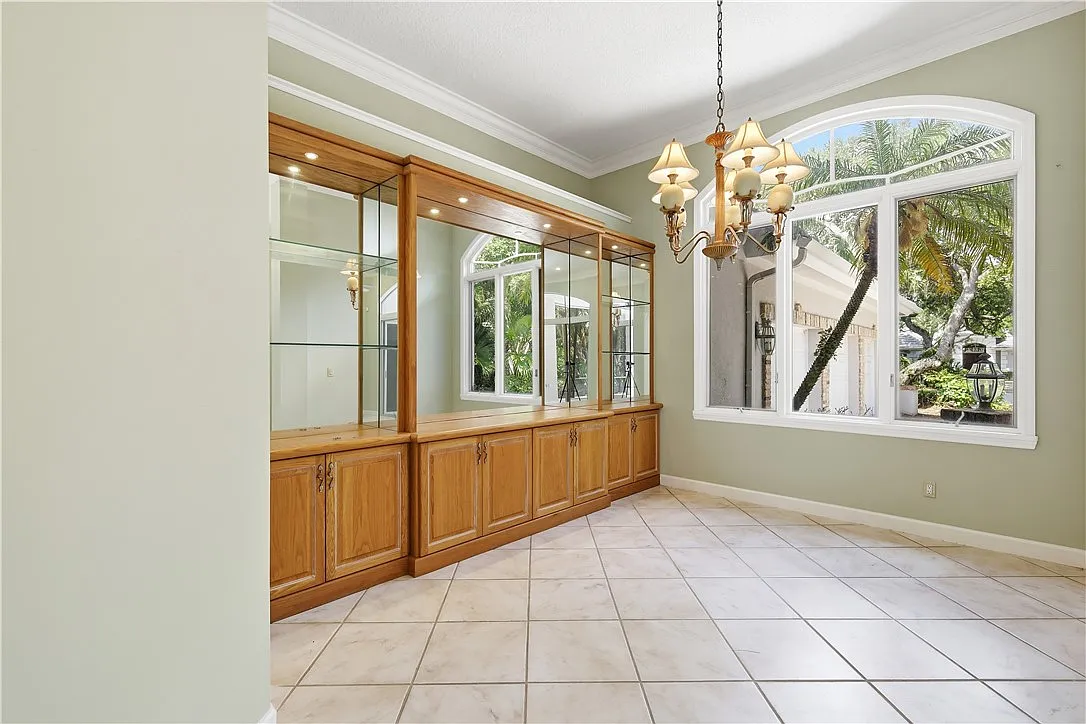 3 bed, 2.5 bath, 2601 sqft, $7,500 — Photo 4