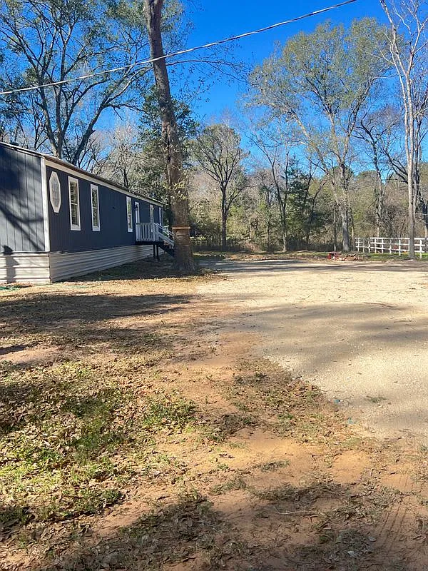 4 bed, 2.0 bath, 1300 sqft, $1,650 — Photo 2