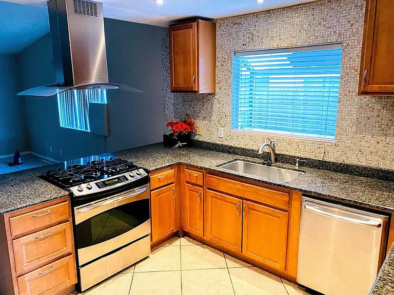 13300 West Dr — Photo 10