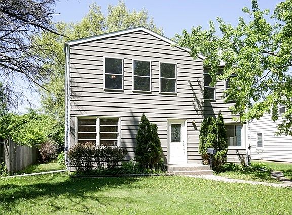 3rd image of 3528 Louise St